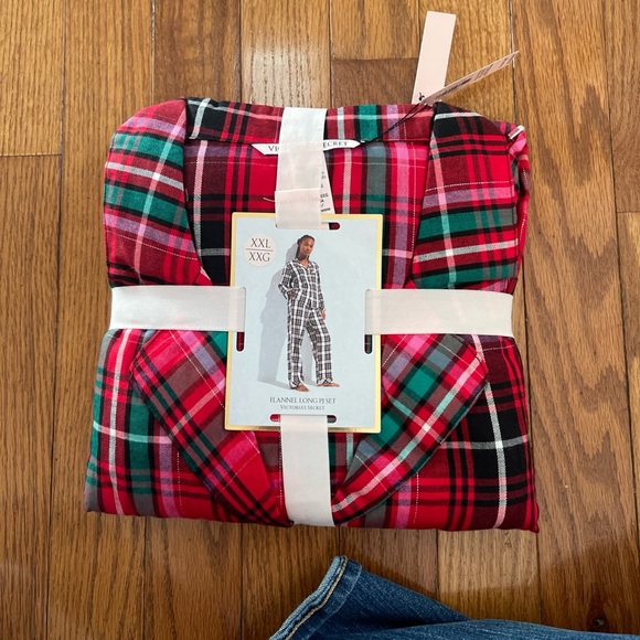 NWT Victoria's Secret Christmas Plaid Pajama Set - Picture 4 of 5